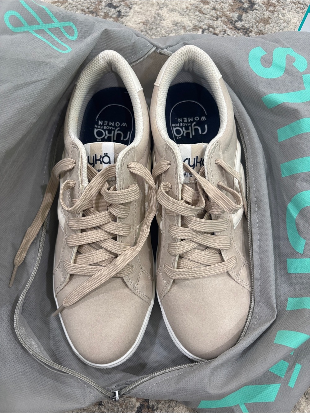 Viv Next Lace Up Sneaker - Picture 3 of 5